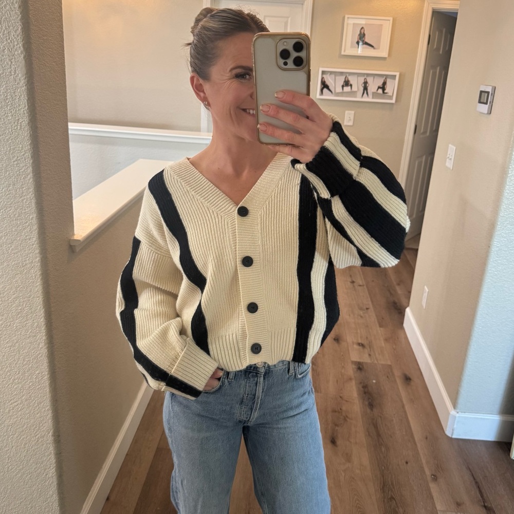 FLASH SALE! Nasty Gal cream and black slouchy cardigan sweater